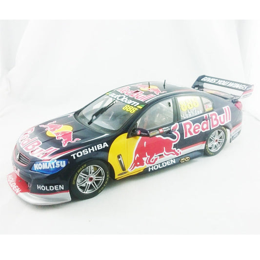 1:18 Lowndes / Luff 888 10 Years in Austalia Red Bull Suits Holden VF Classic Carlectables incl. Book 18541